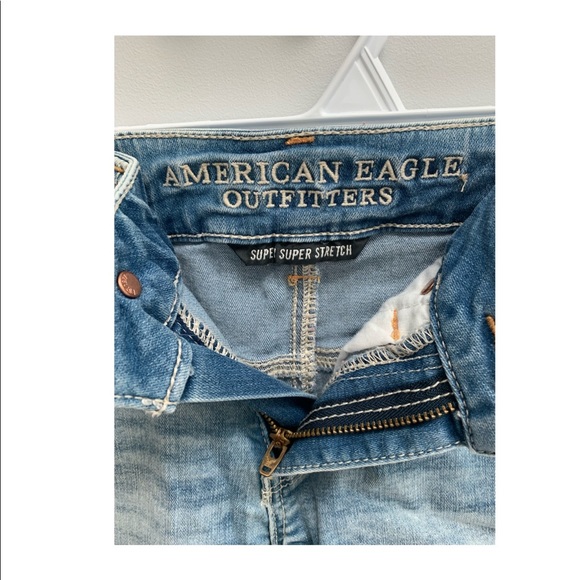 American Eagle Mid-Rise Jean Shorts - Picture 3 of 5